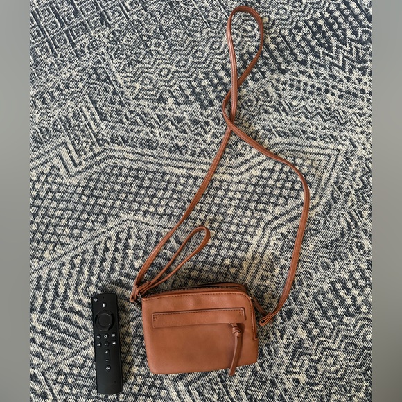 Universal thread mini crossbody bag - Picture 3 of 3